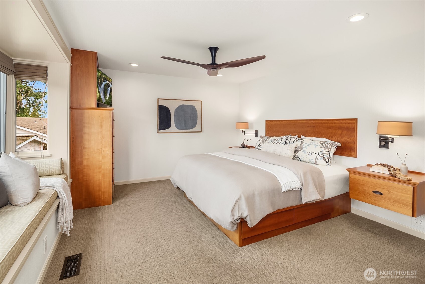 5829 112th Place NE, Kirkland, WA 98033