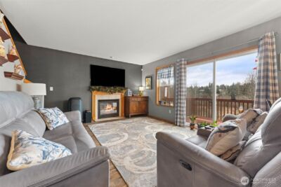 648 Kaitlyn St W , Eatonville, WA 98328 - Photo 4