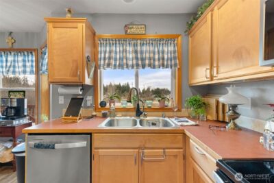 648 Kaitlyn St W , Eatonville, WA 98328 - Photo 8