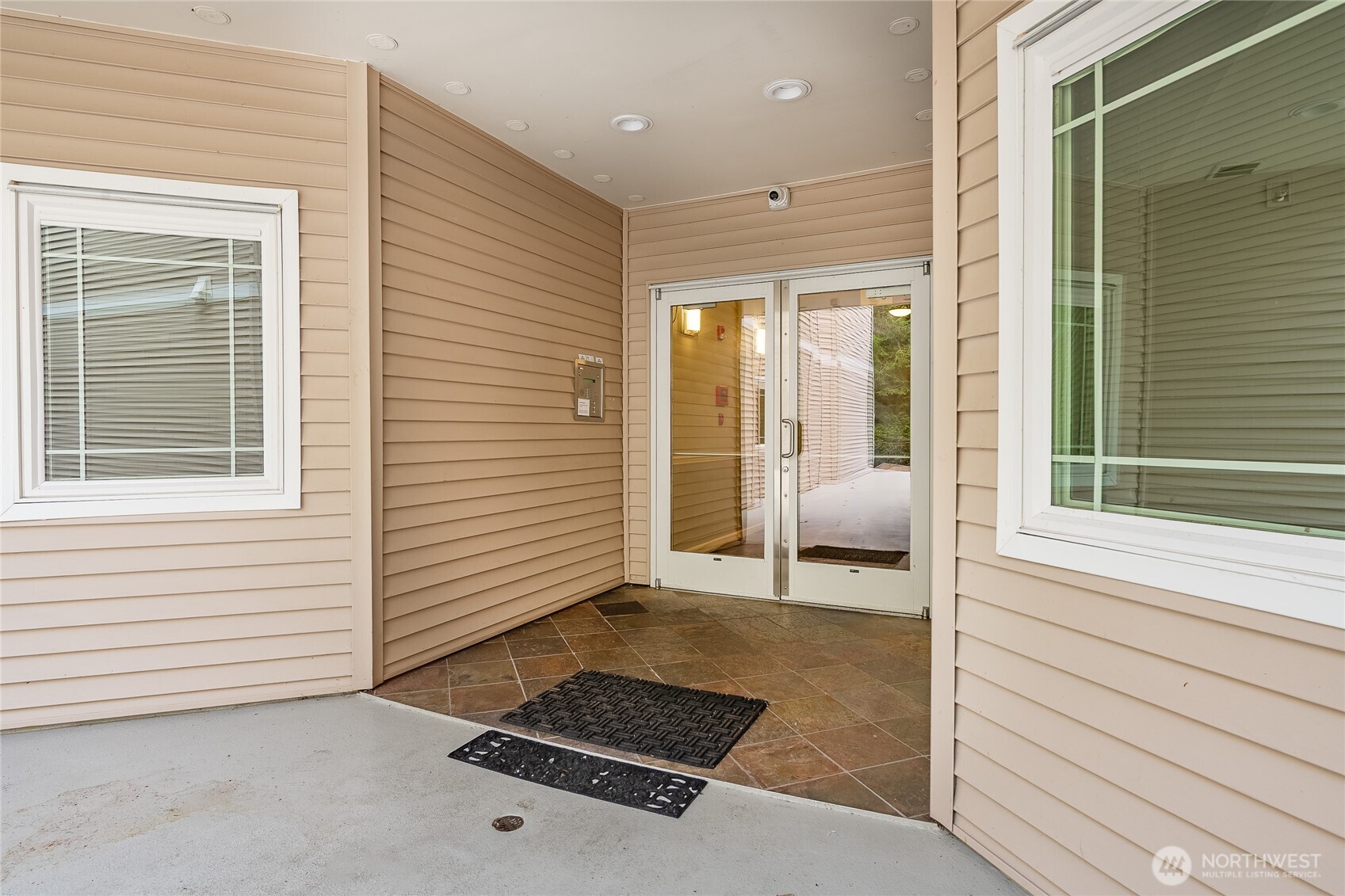 15000 Juanita Drive NE #307, Kenmore, WA 98028