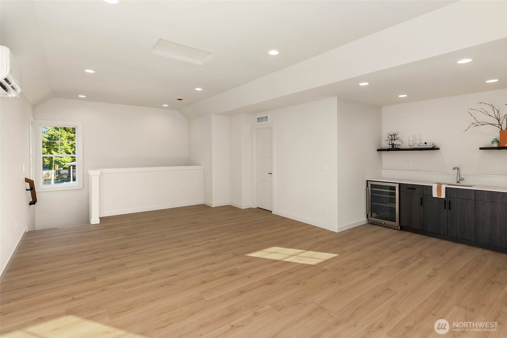 13104 NE 103RD Place , Kirkland, WA 98033