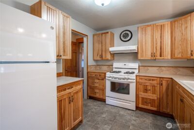 145 N Harris Avenue , Manson, WA 98831 - Photo 9