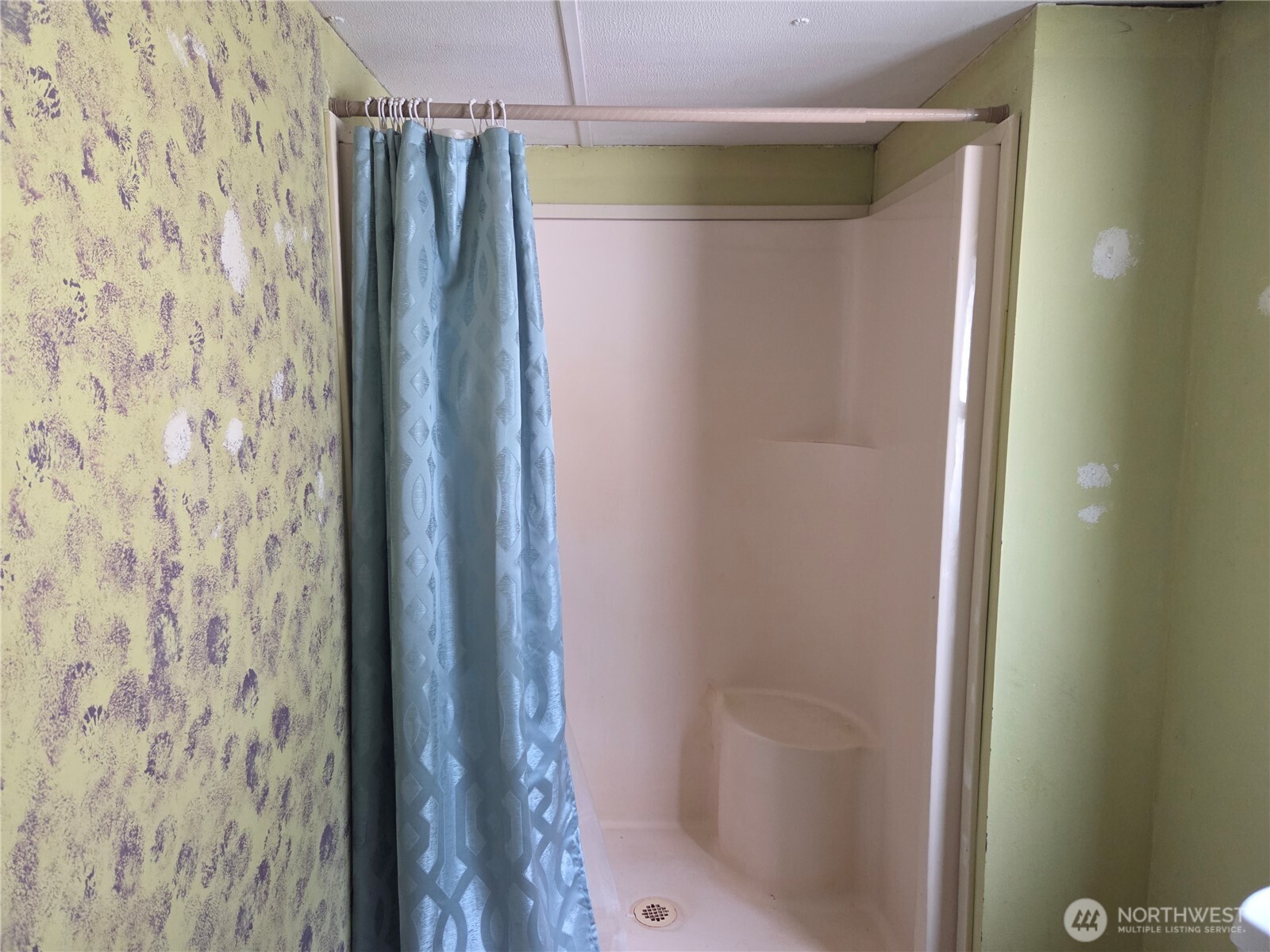 208 Burma Road , Castle Rock, WA 98611