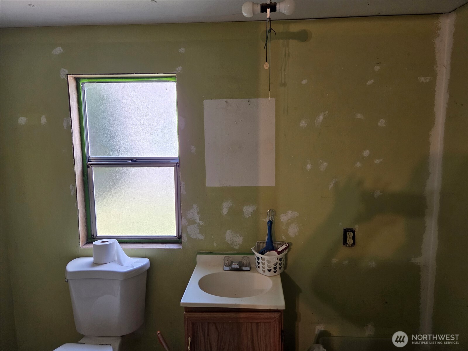 208 Burma Road , Castle Rock, WA 98611