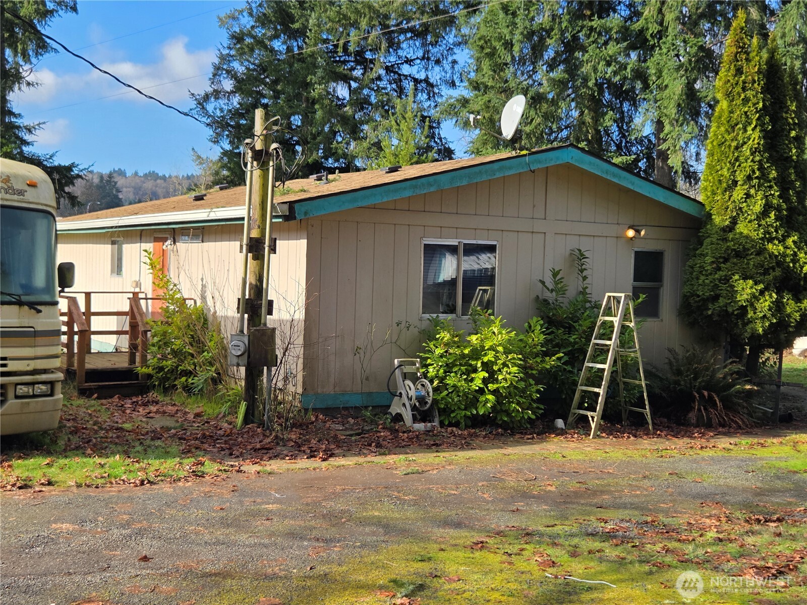 208 Burma Road , Castle Rock, WA 98611