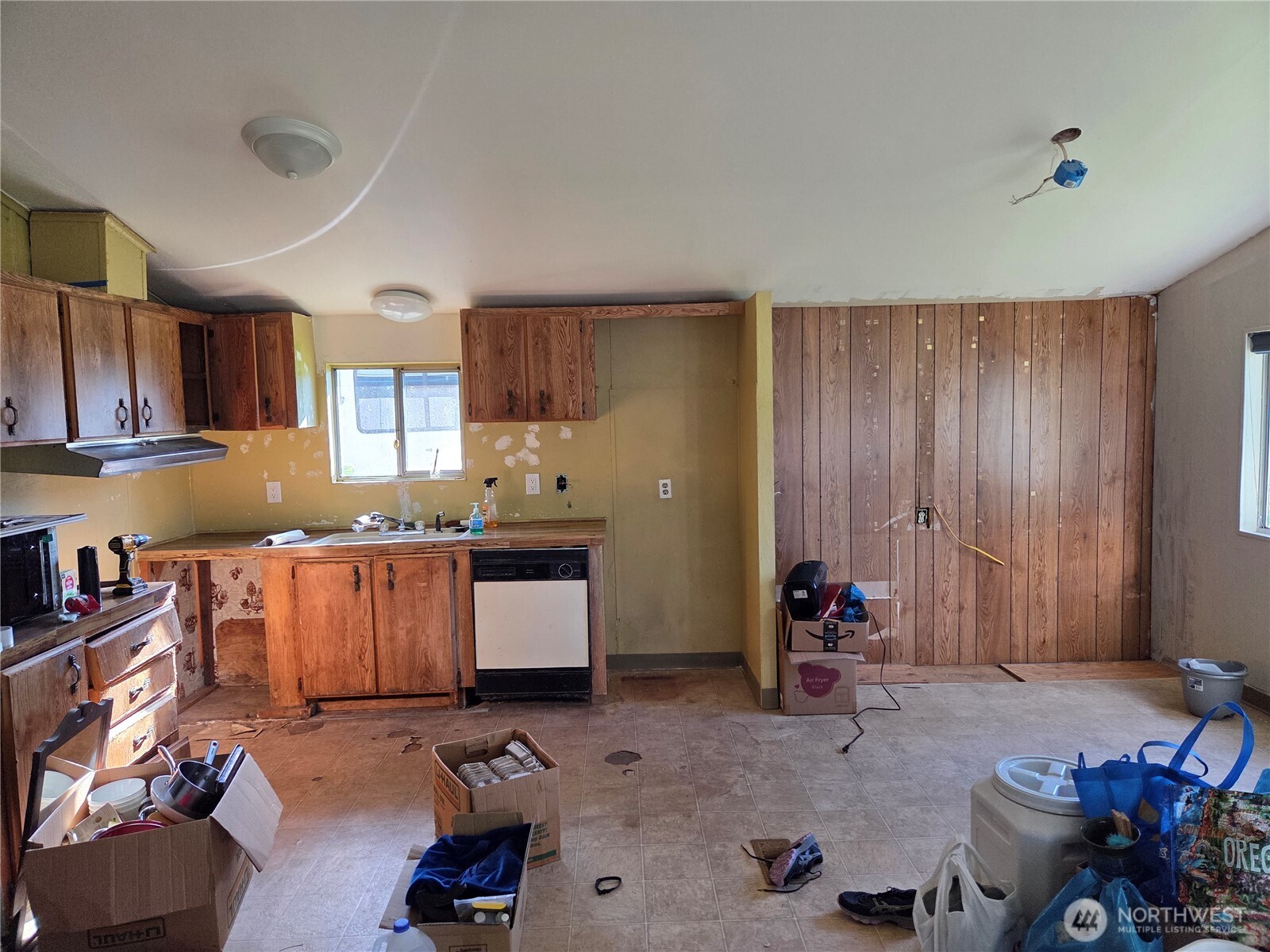 208 Burma Road , Castle Rock, WA 98611