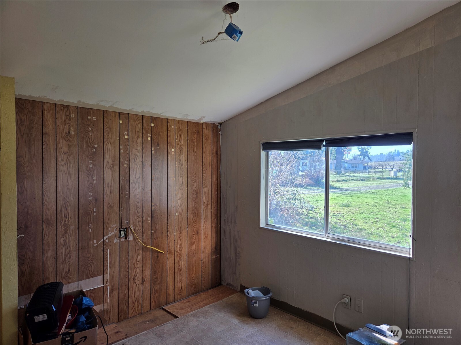 208 Burma Road , Castle Rock, WA 98611