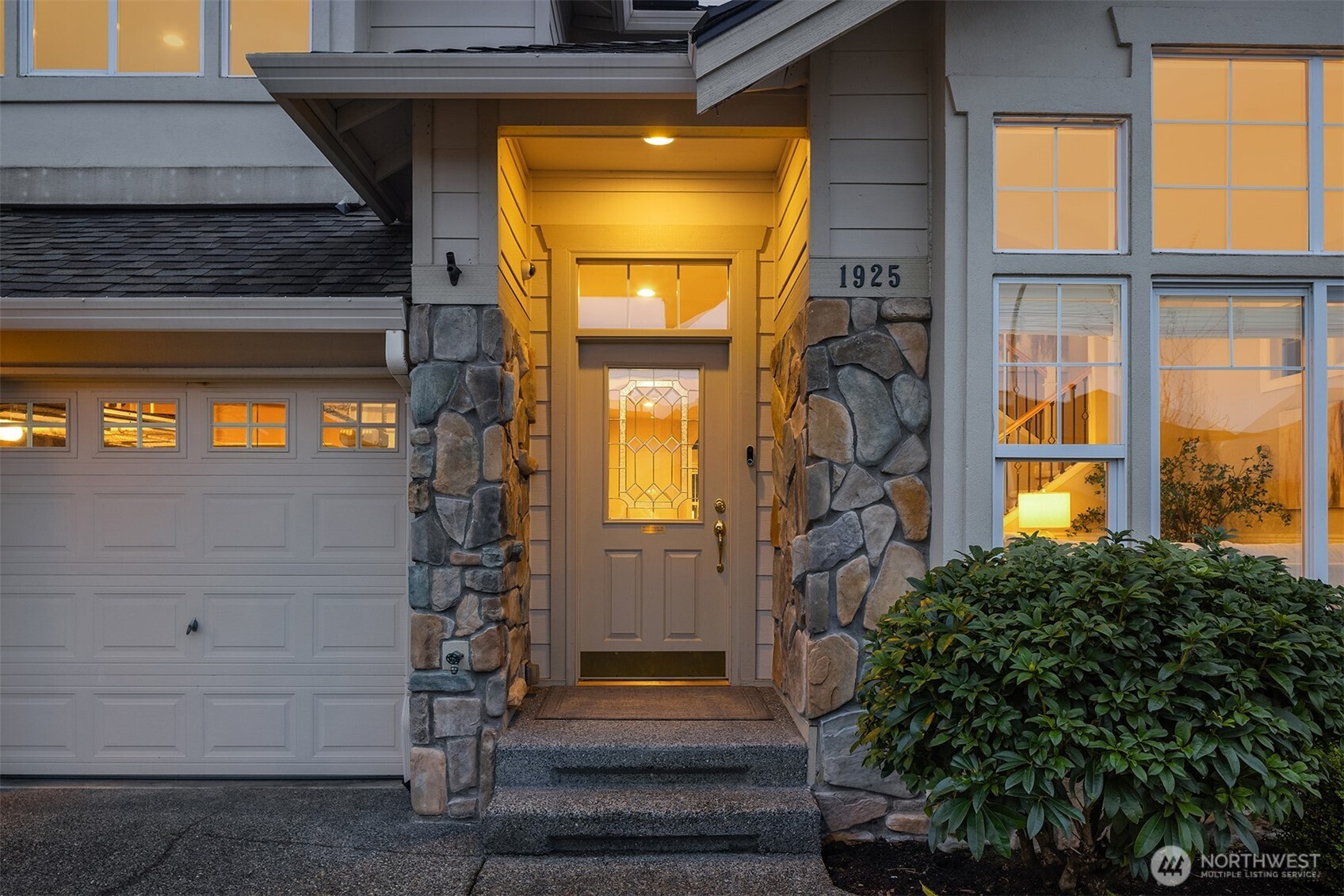 1925 NE 33rd Place , Renton, WA 98056