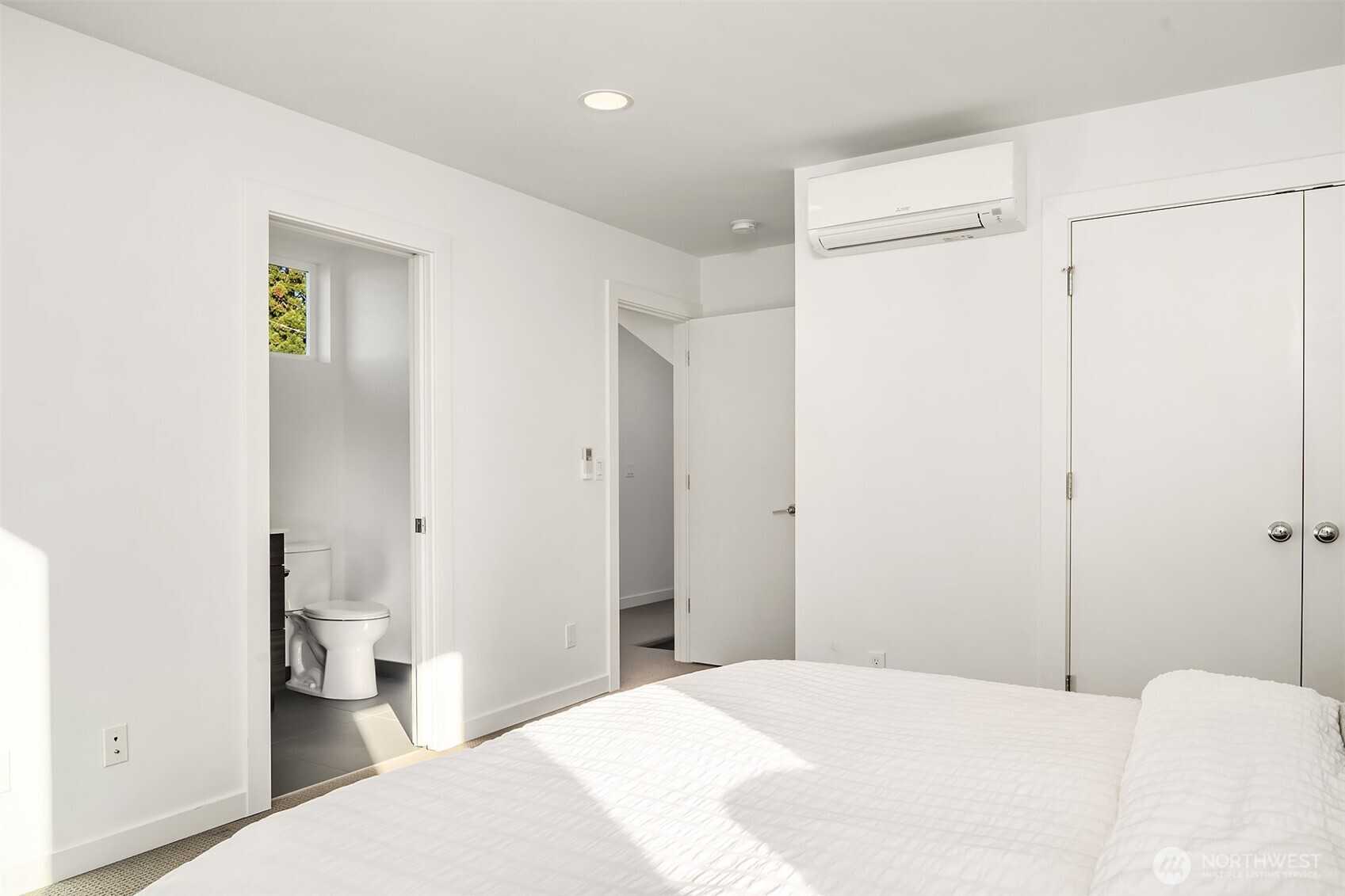 2455 Wickstrom Place SW, Seattle, WA 98116