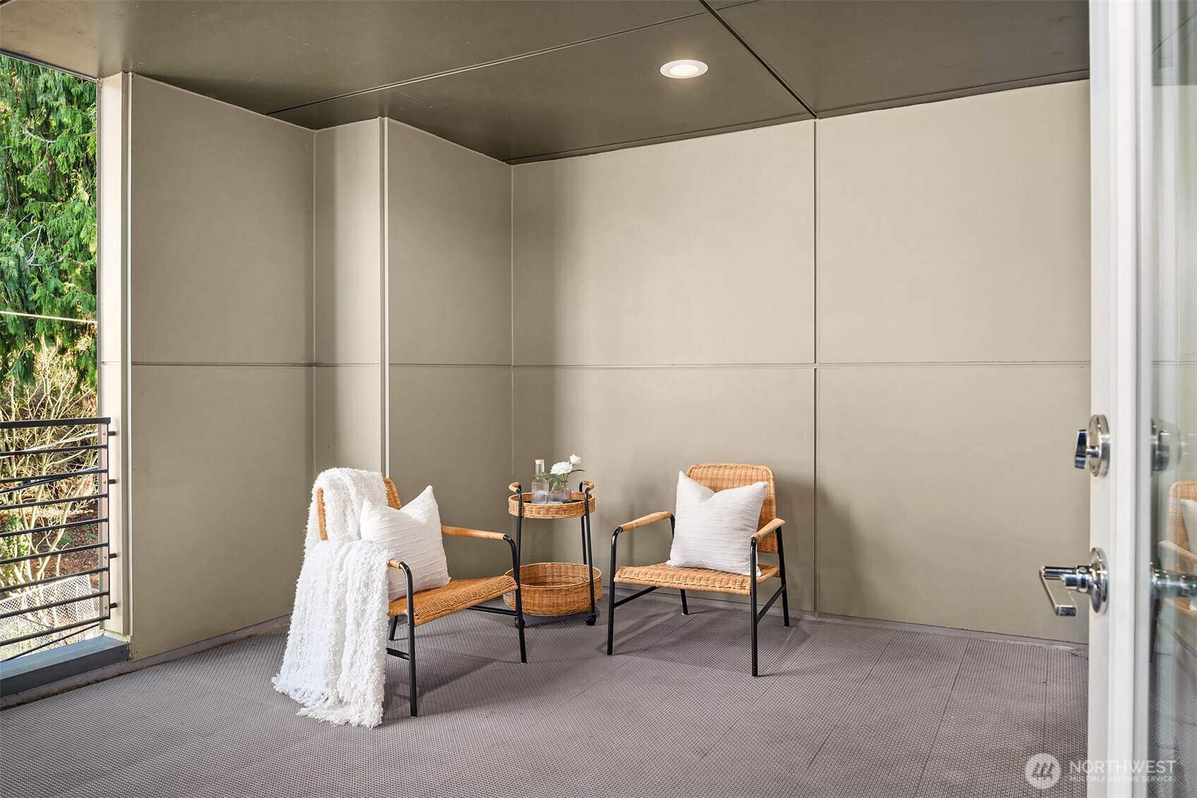 2455 Wickstrom Place SW, Seattle, WA 98116