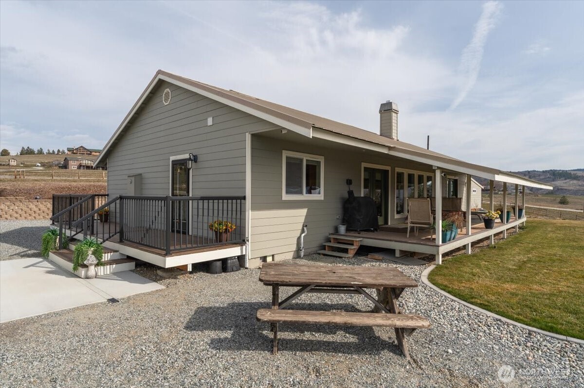 605 Chelan Trails Road , Manson, WA 98831