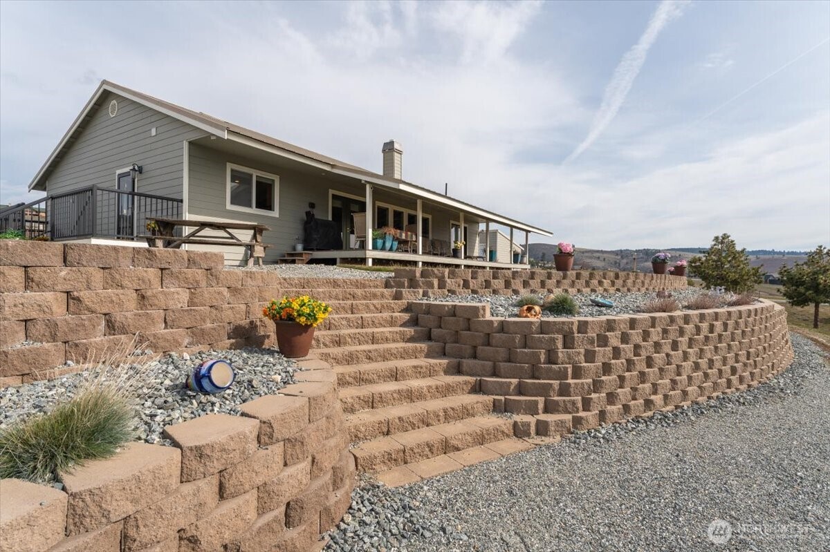 605 Chelan Trails Road , Manson, WA 98831