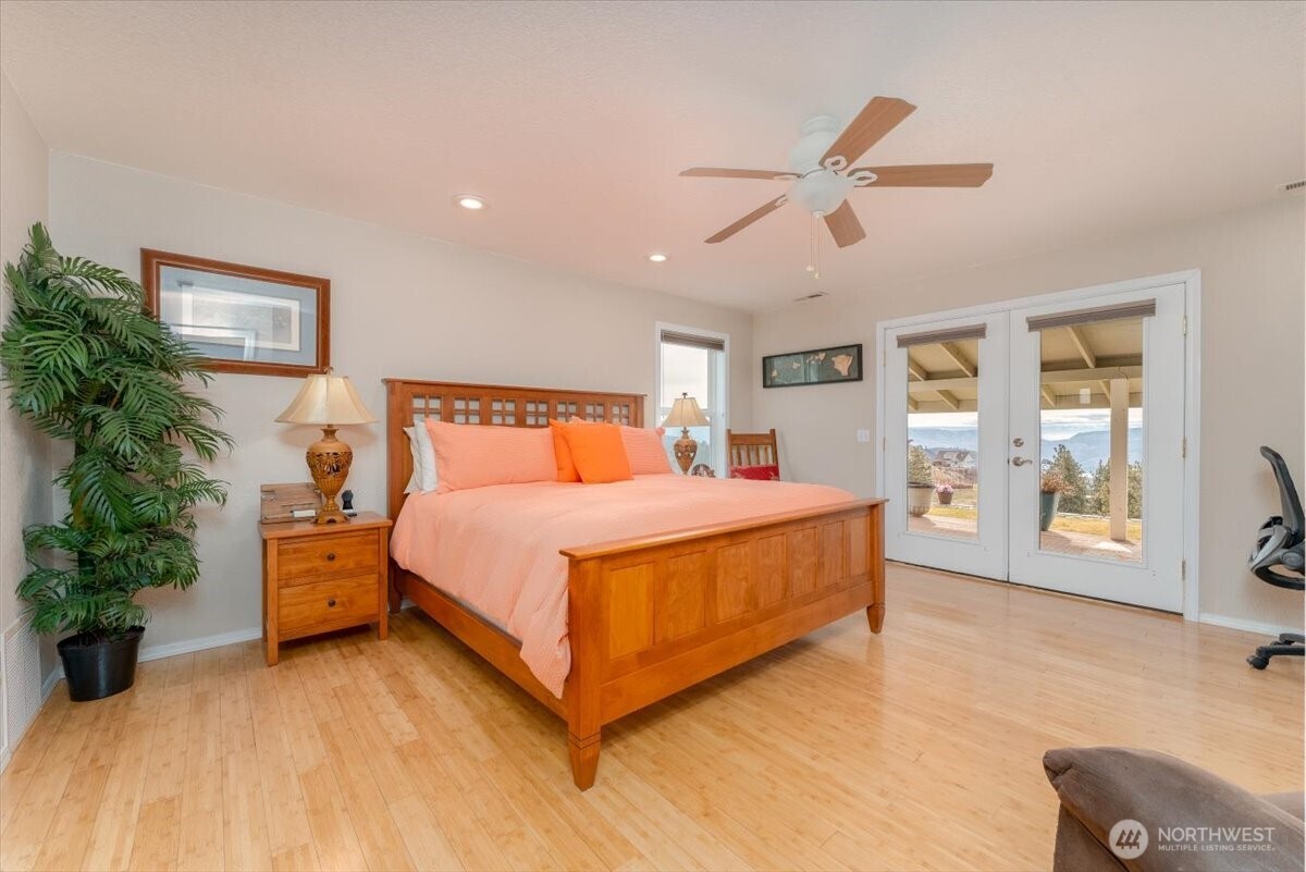 605 Chelan Trails Road , Manson, WA 98831