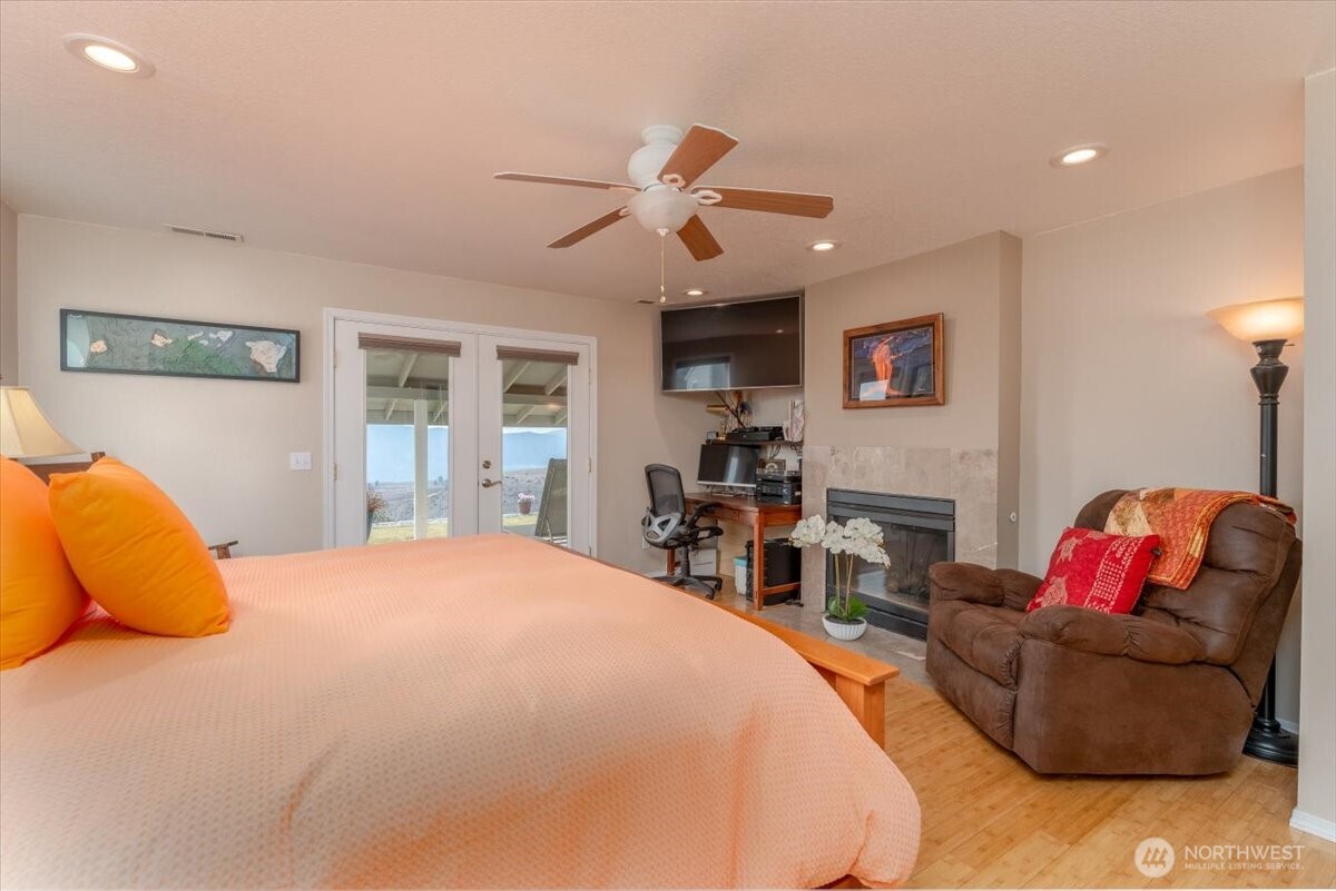 605 Chelan Trails Road , Manson, WA 98831