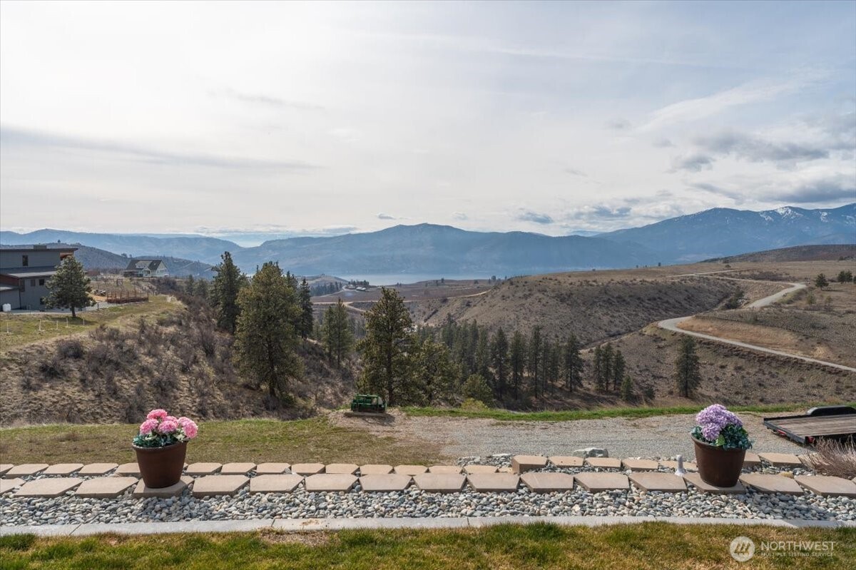 605 Chelan Trails Road , Manson, WA 98831
