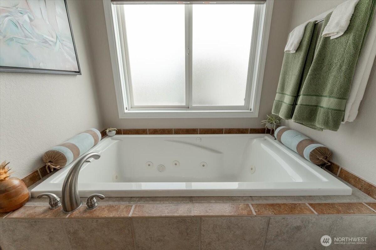 605 Chelan Trails Road , Manson, WA 98831