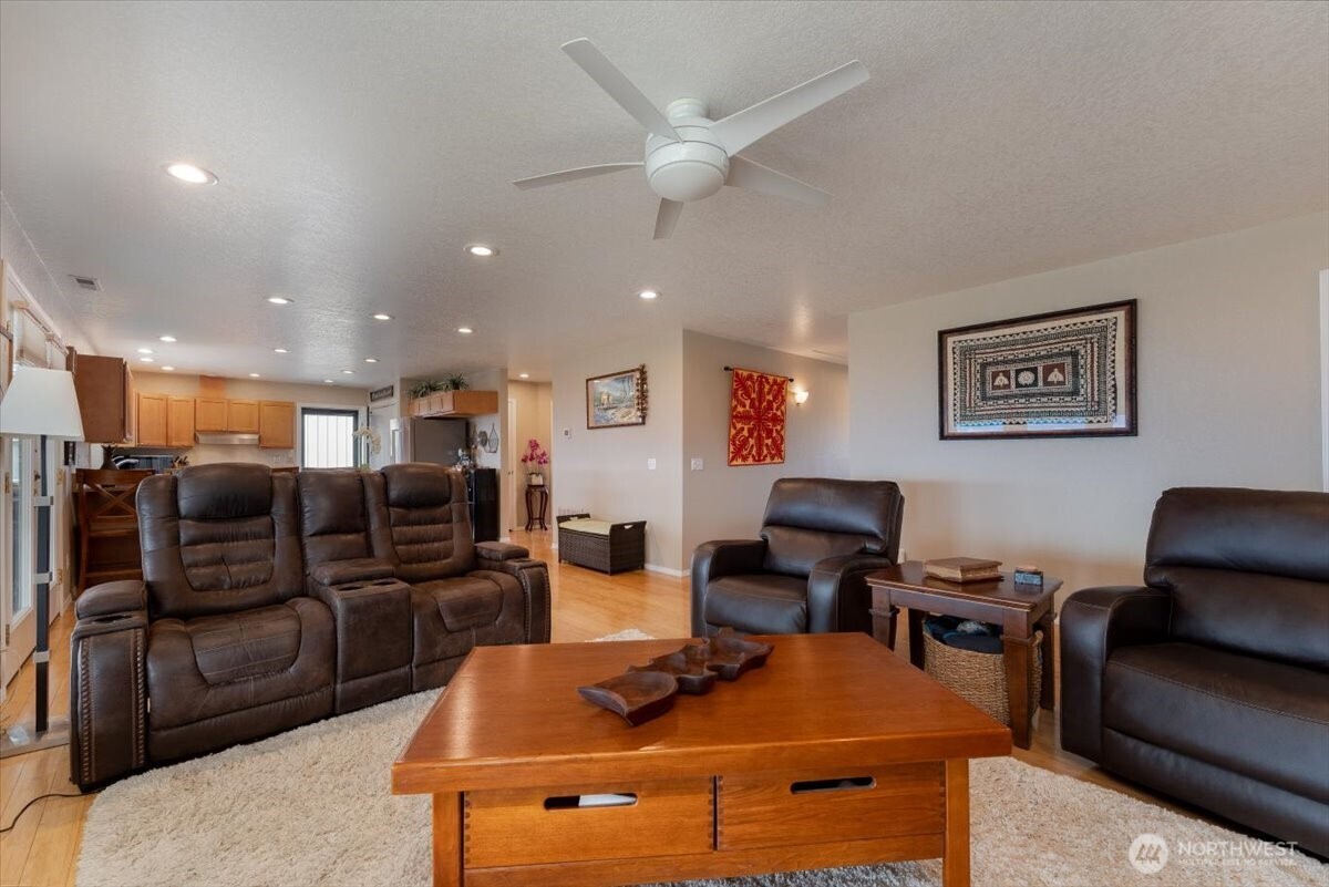 605 Chelan Trails Road , Manson, WA 98831