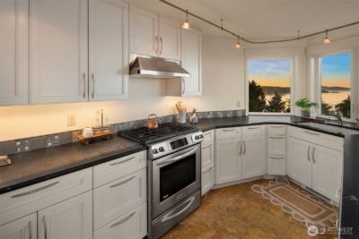 10628 SW Cowan Road , Vashon, WA 98070 - Photo 12