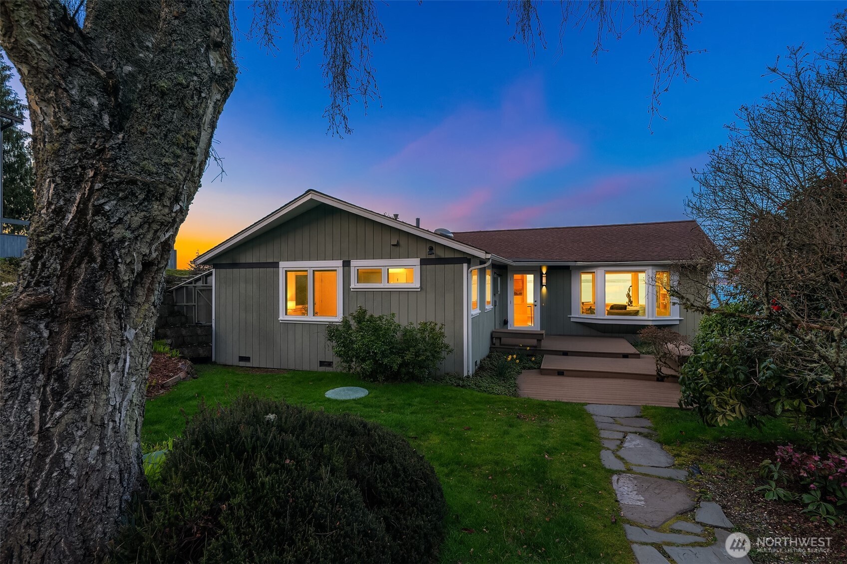 10628 SW Cowan Road , Vashon, WA 98070