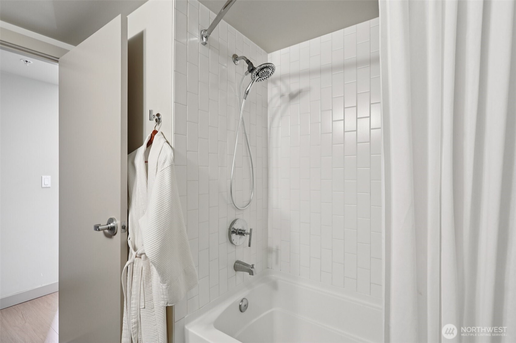 900 Lenora Street #W106, Seattle, WA 98121