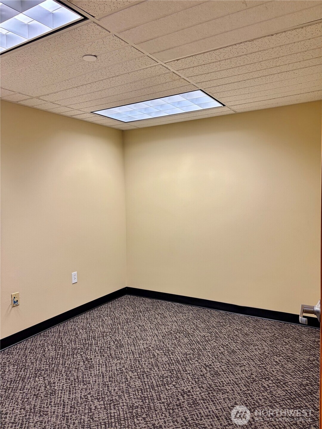 390 Washington Avenue , Bremerton, WA 98337