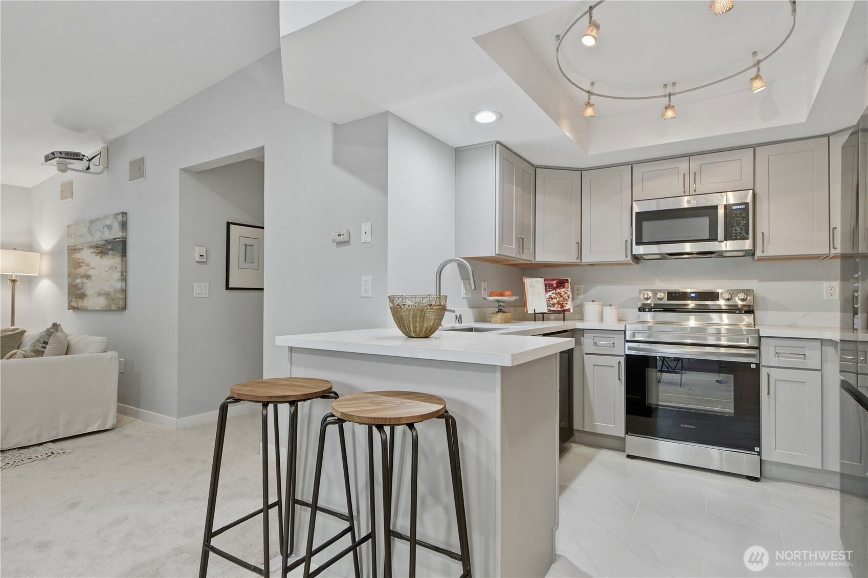 1354 Bellevue Way NE #4, Bellevue, WA 98004