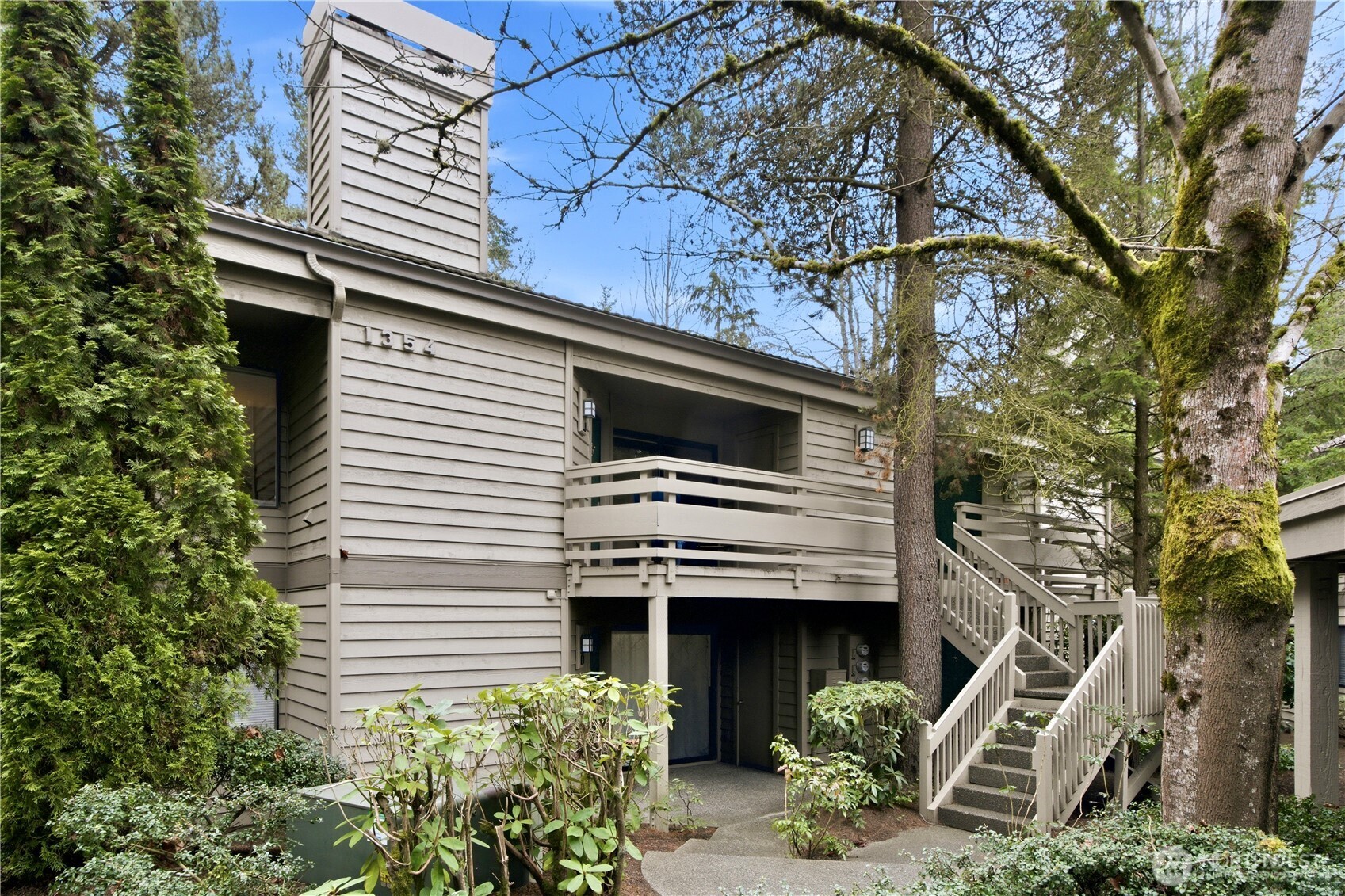 1354 Bellevue Way NE #4, Bellevue, WA 98004