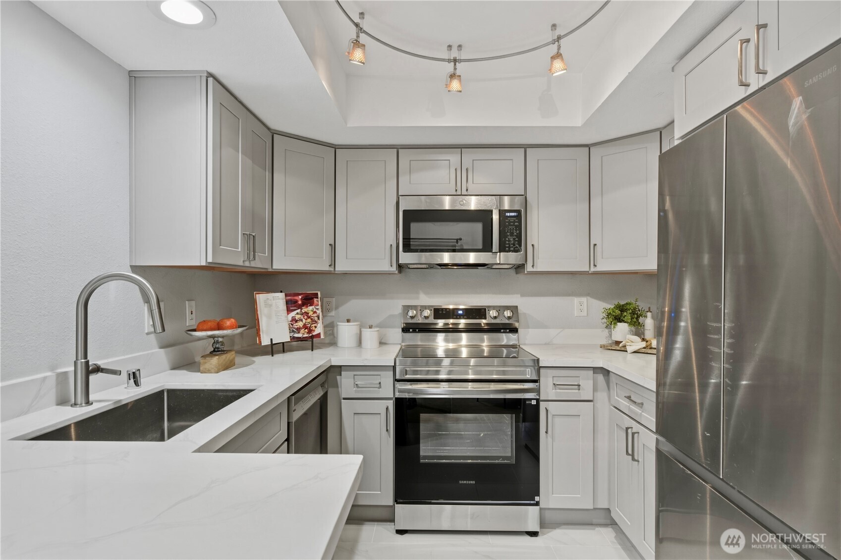 1354 Bellevue Way NE #4, Bellevue, WA 98004