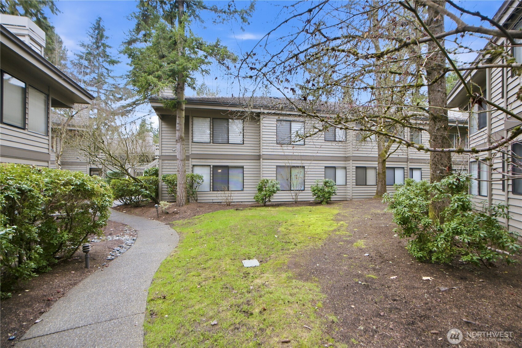 1354 Bellevue Way NE #4, Bellevue, WA 98004