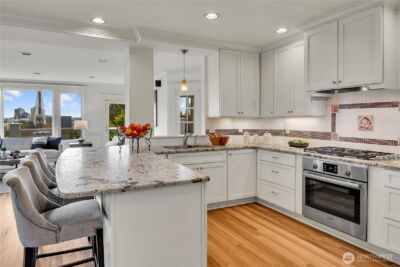 922 Nob Hill Avenue N, Seattle, WA 98109 - Photo 12