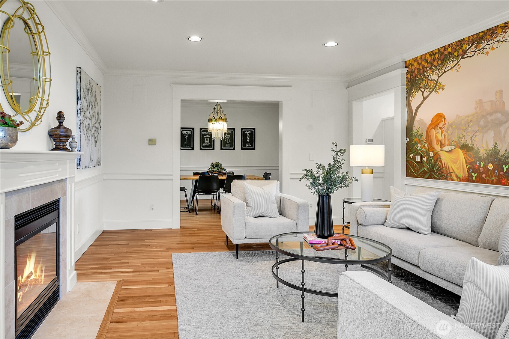 922 Nob Hill Avenue N, Seattle, WA 98109