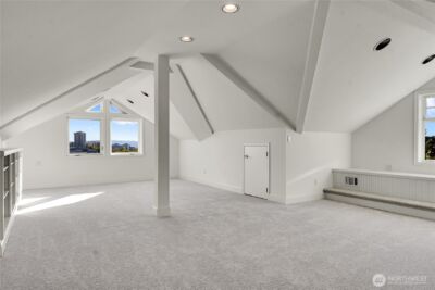 922 Nob Hill Avenue N, Seattle, WA 98109 - Photo 25