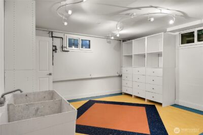 922 Nob Hill Avenue N, Seattle, WA 98109 - Photo 31