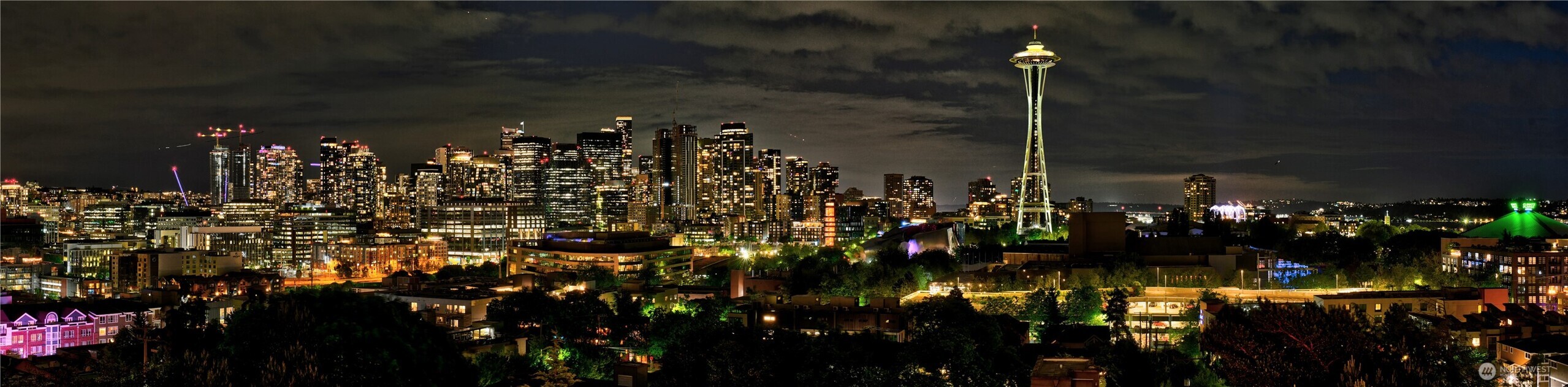 922 Nob Hill Avenue N, Seattle, WA 98109