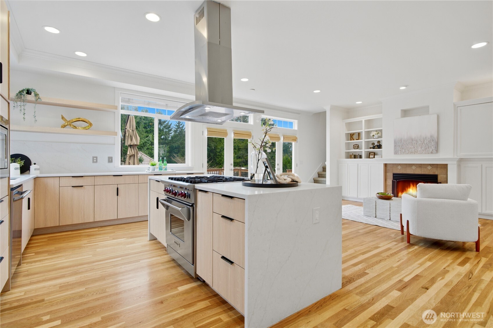 612 128th Avenue NE, Bellevue, WA 98005