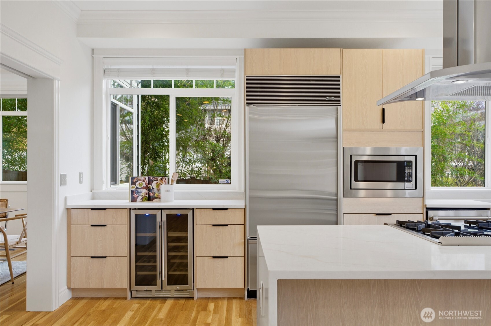 612 128th Avenue NE, Bellevue, WA 98005