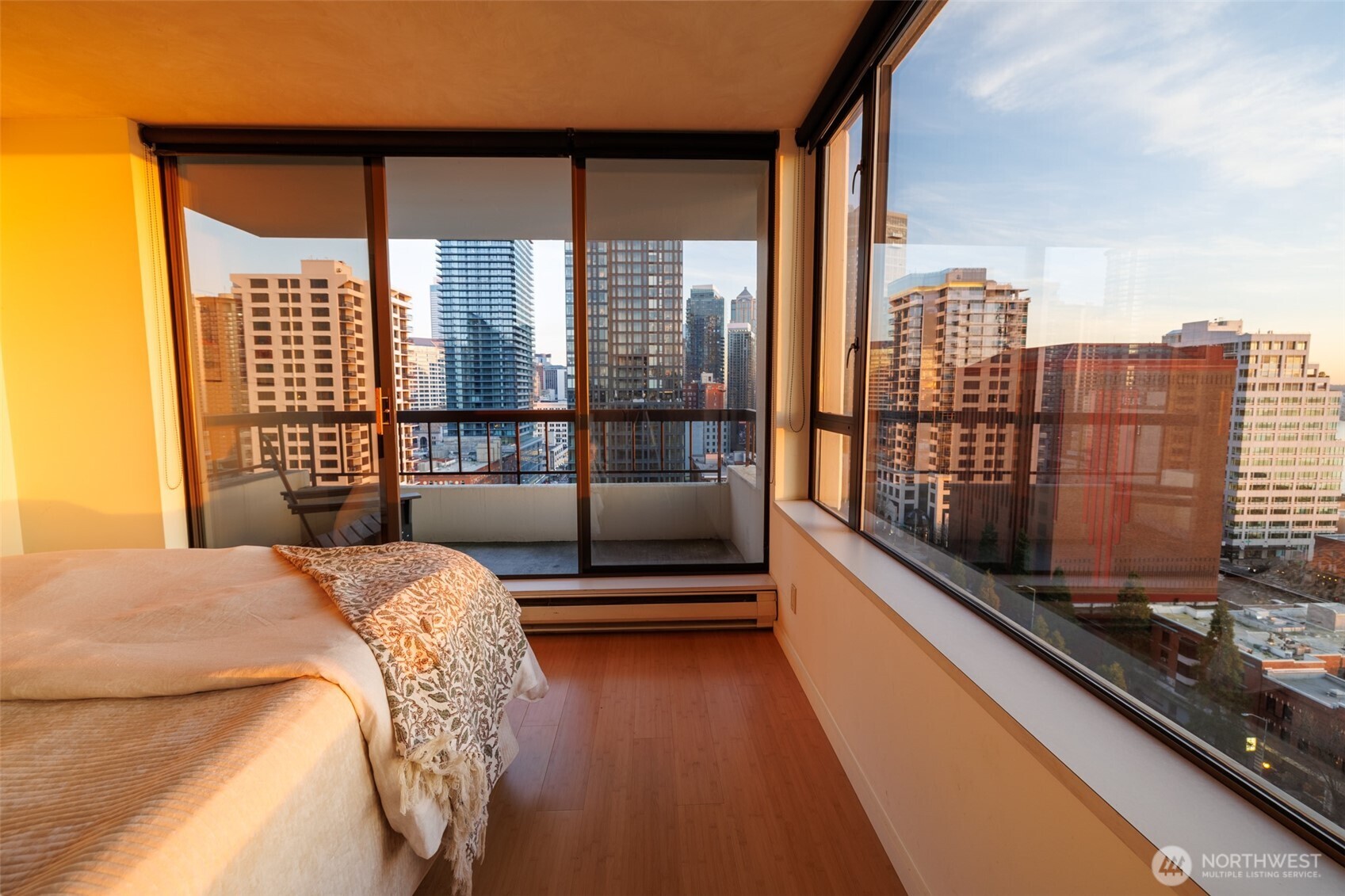 2201 3rd Avenue #2003, Seattle, WA 98121