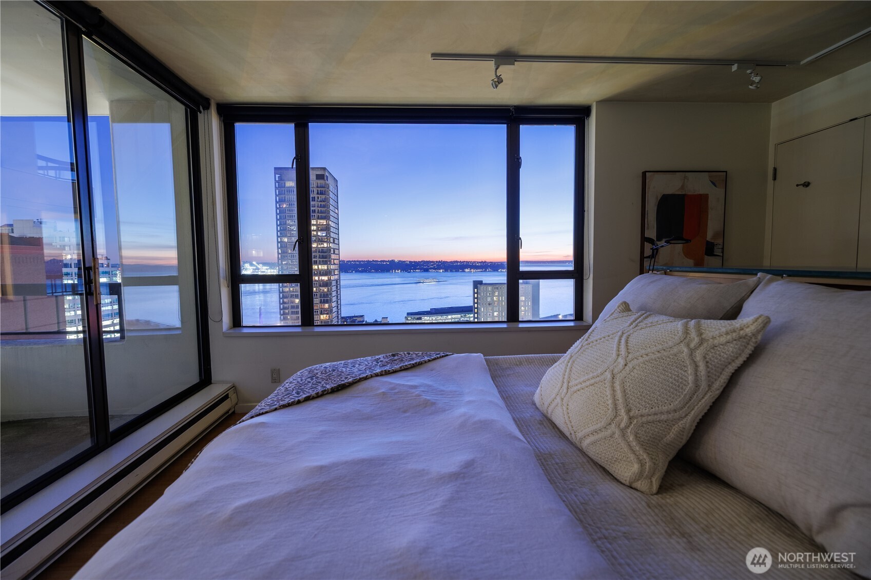 2201 3rd Avenue #2003, Seattle, WA 98121