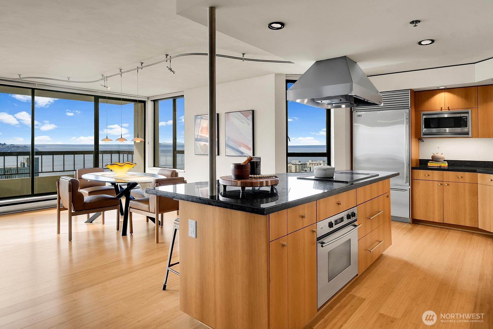 2201 3rd Avenue #2003, Seattle, WA 98121