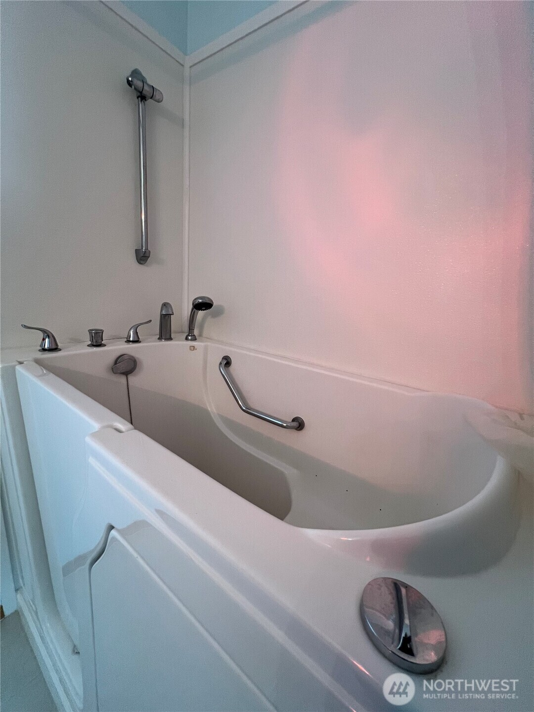 878 Mount Olympus Avenue SE, Ocean Shores, WA 98569