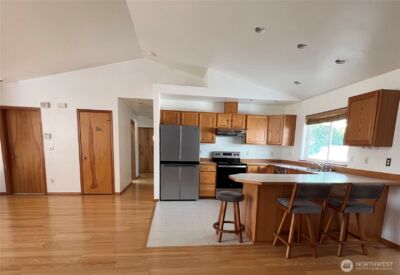 878 Mount Olympus Avenue SE, Ocean Shores, WA 98569 - Photo 6