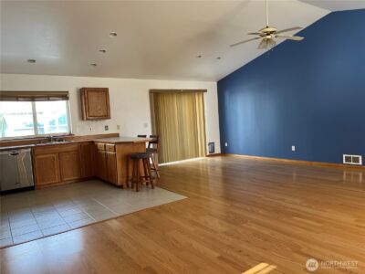 878 Mount Olympus Avenue SE, Ocean Shores, WA 98569 - Photo 9