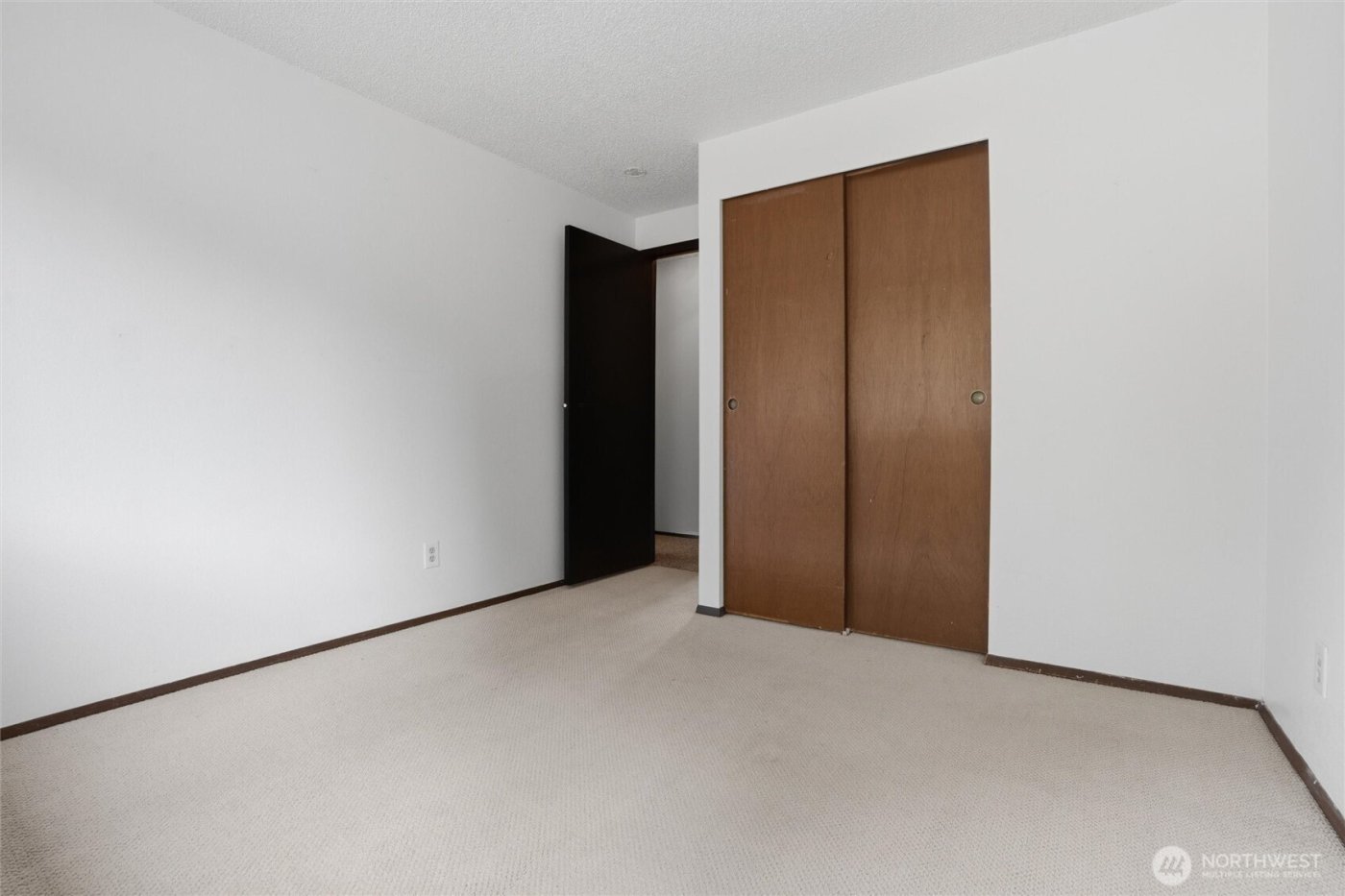 729 NE Pinecrest Drive , Bremerton, WA 98311