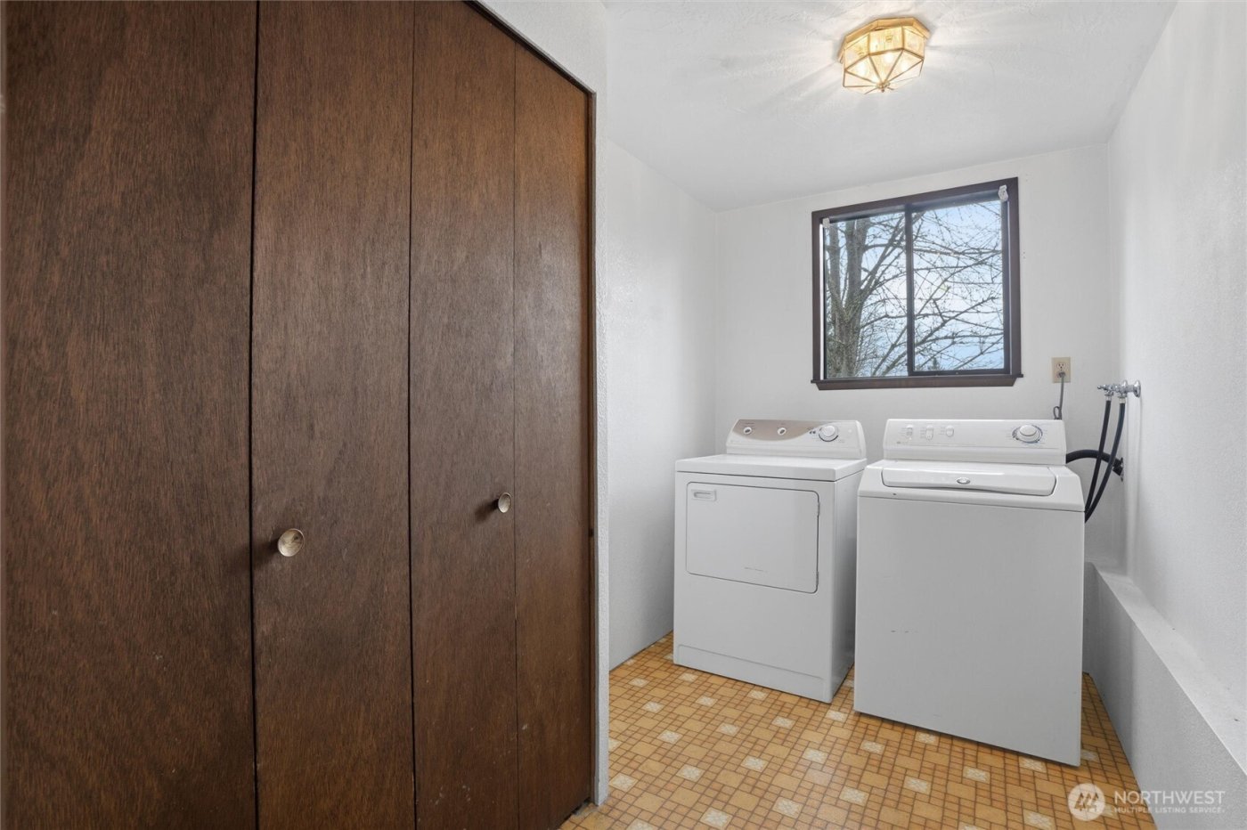 729 NE Pinecrest Drive , Bremerton, WA 98311