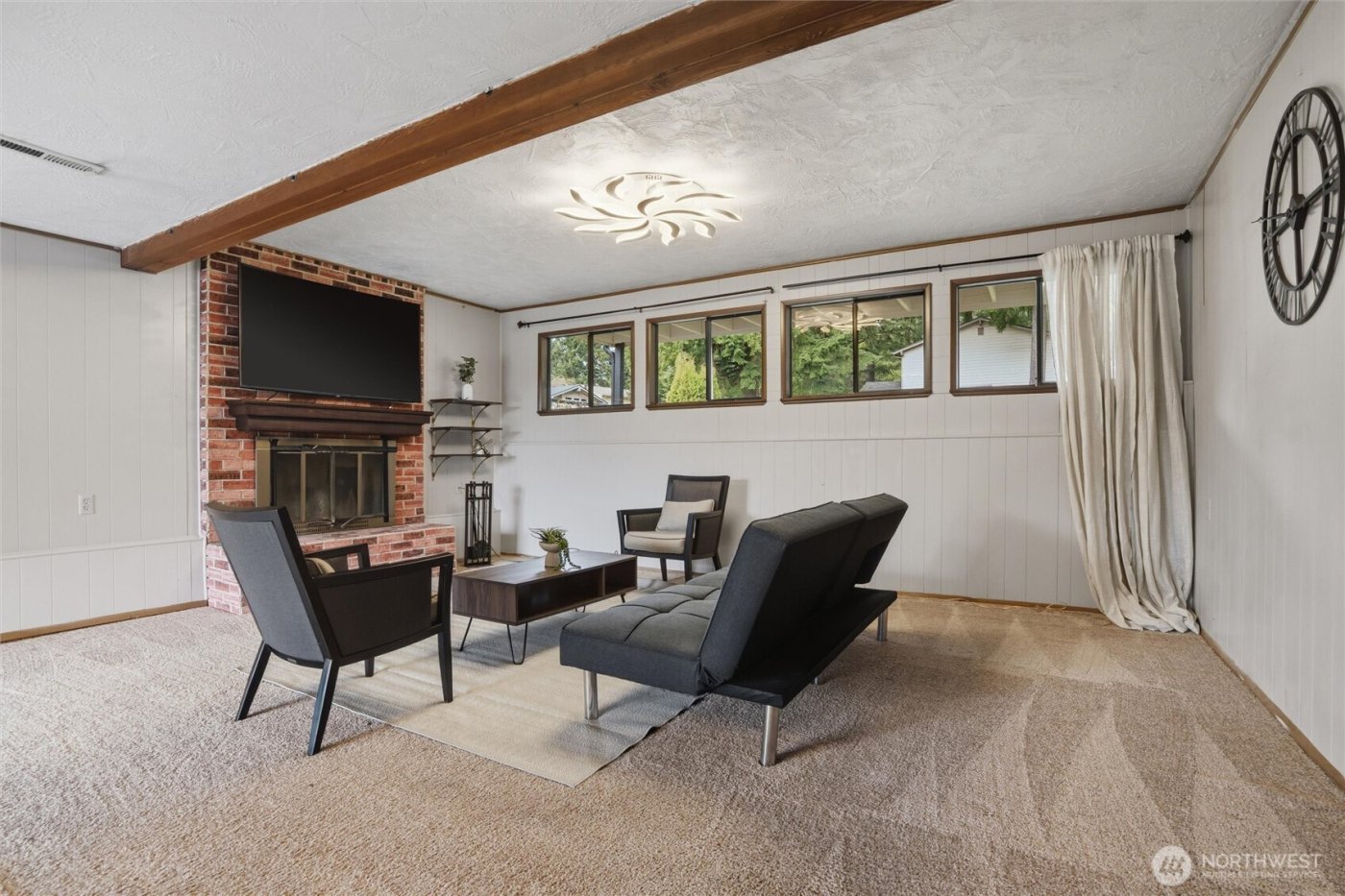 729 NE Pinecrest Drive , Bremerton, WA 98311