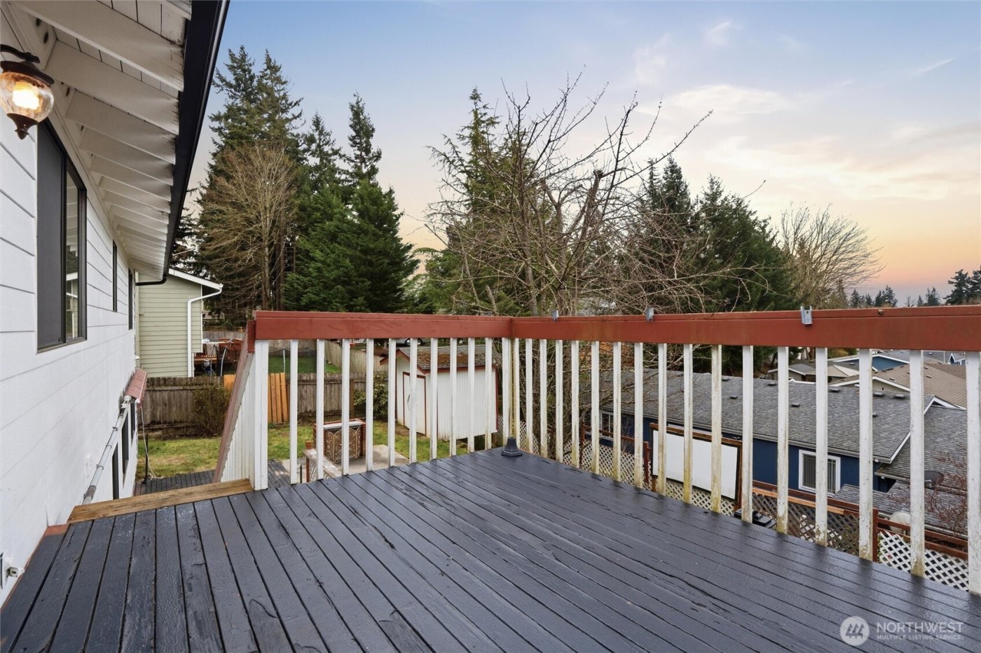729 NE Pinecrest Drive , Bremerton, WA 98311