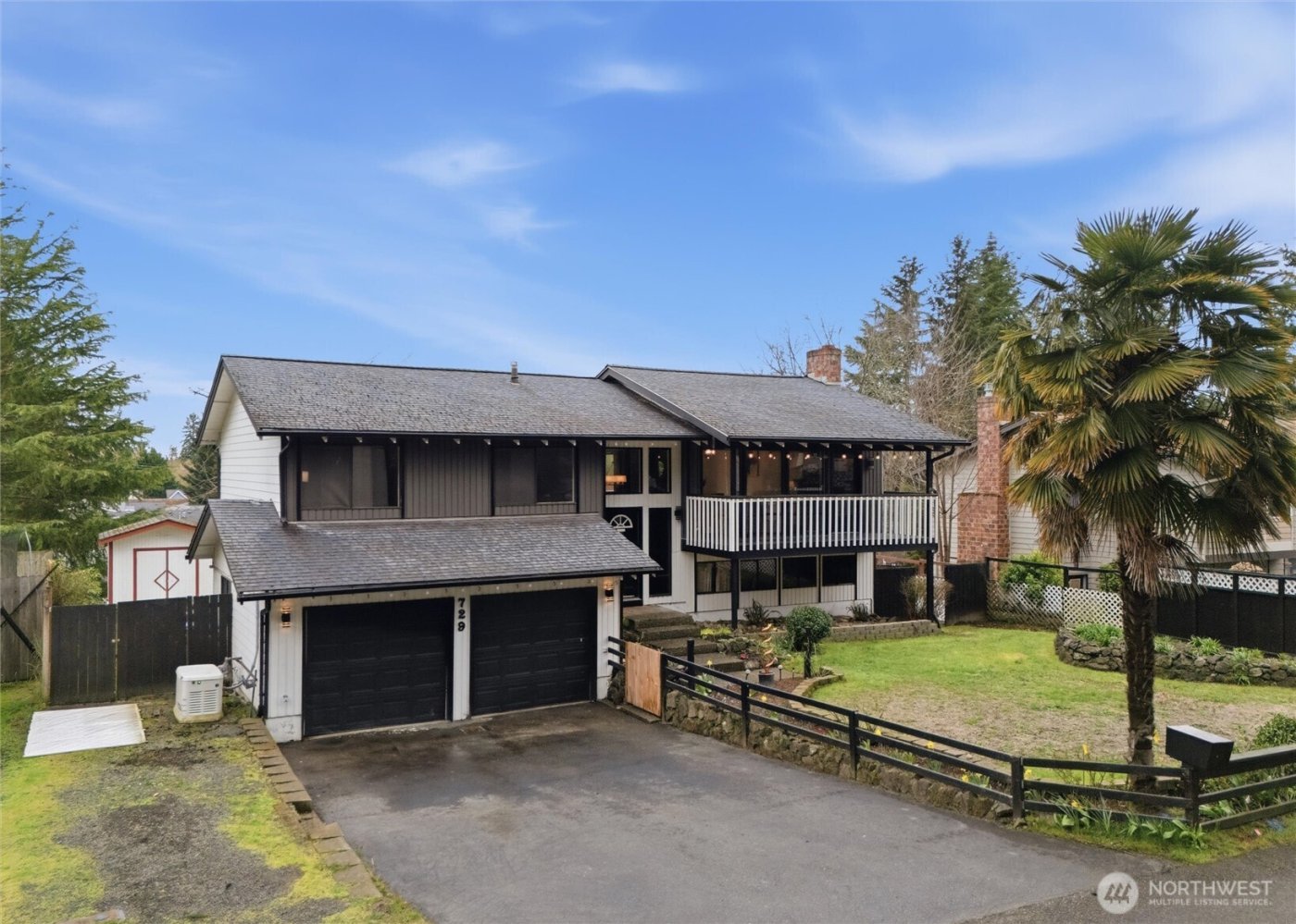 729 NE Pinecrest Drive , Bremerton, WA 98311