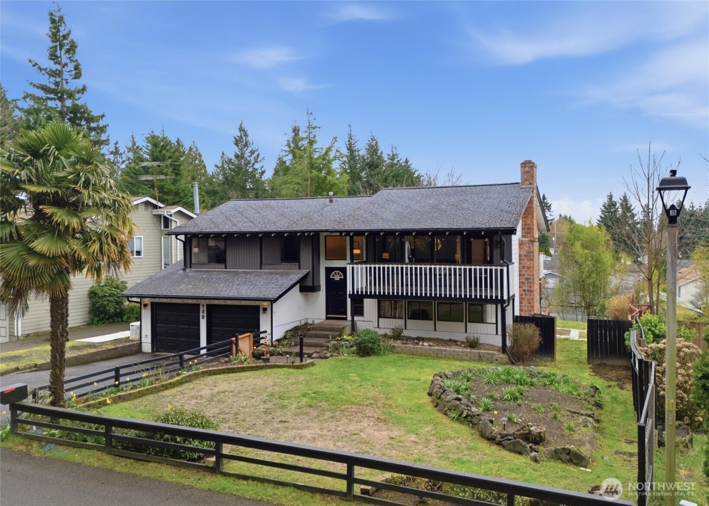 729 NE Pinecrest Drive , Bremerton, WA 98311