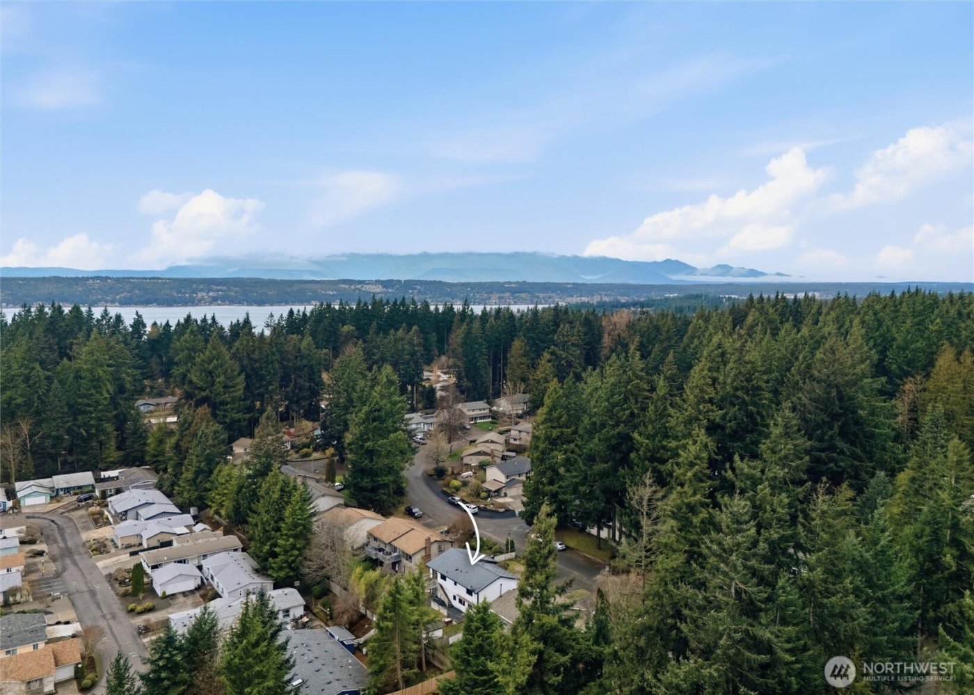 729 NE Pinecrest Drive , Bremerton, WA 98311