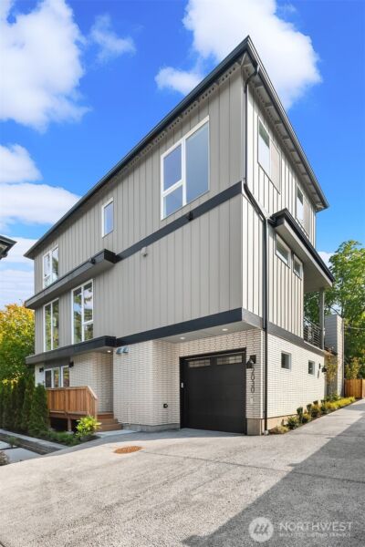 2030 NE 123rd Street , Seattle, WA 98125 - Photo 2